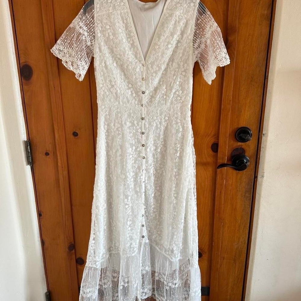 White lace BOHO wedding maxi‎ dress with floral embroidered lace button-up front